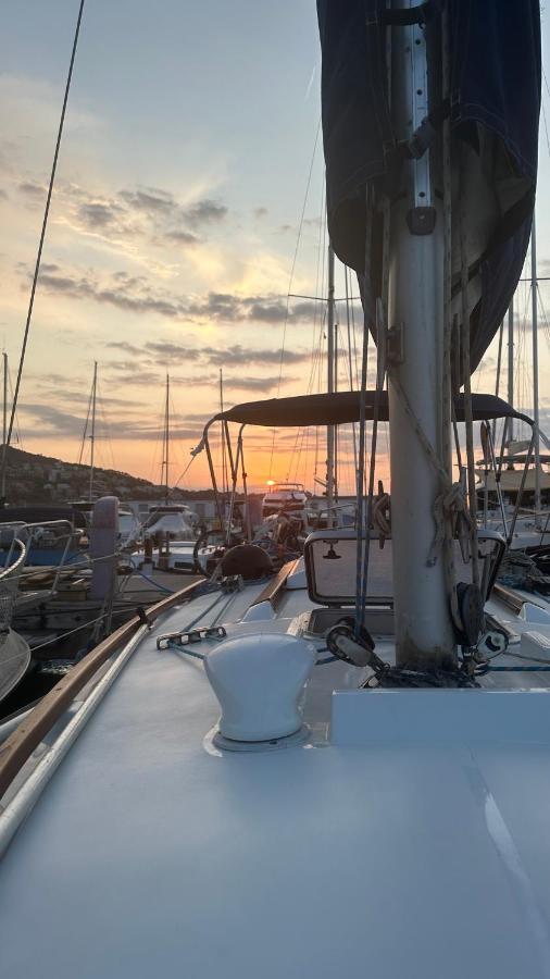 Velero Barcelona Yatch Les Botigues de Sitges